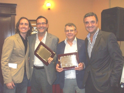Dr. José María Delgado Muñoz, vocal del Colegio de Dentistas de Jaén, los  Prof. Dres. Mariano del Canto Pingarrón y Miguel Ángel Alobera Gracia, junto con el presidente del Colegio, Dr. Miguel A. López-Andrade Jurado